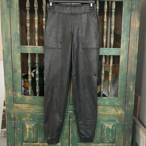 NWOT Spanx Faux Leather Jogger Pants - S - Picture 3 of 6